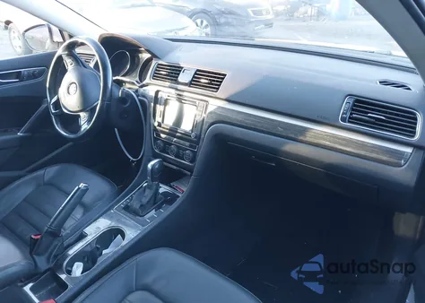 2018 Volkswagen Passat 2.0T Sel Premium из США, поврежденный, VIN 1VWCA7A31JC023795